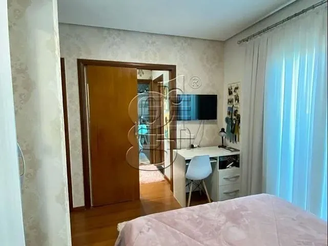 Casa com 316m² 3 quartos e 2 banheiros, à venda, no bairro Esperança em Londrina