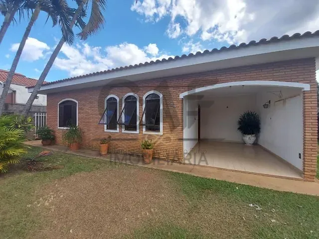 Casa com 500m² 4 quartos e 3 banheiros, à venda, no bairro Parque Residencial Groot em Holambra