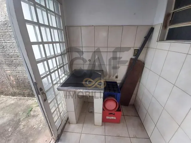 Casa com 500m² 4 quartos e 3 banheiros, à venda, no bairro Parque Residencial Groot em Holambra