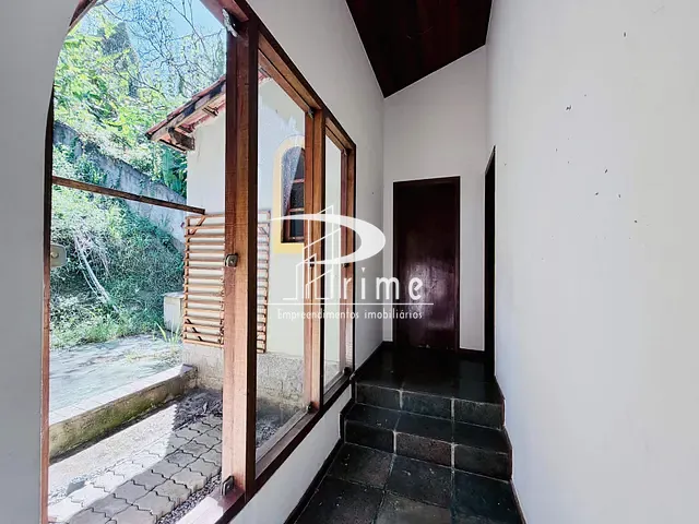 Casa com 2800m² 4 quartos e 4 banheiros, para alugar, no bairro Camboinhas em Niterói