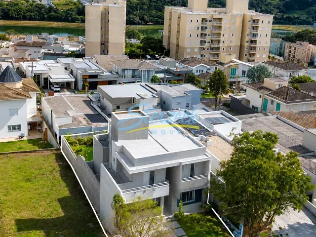 Casa 3 quartos e 4 banheiros, à venda, no bairro Via Castelli em Louveira