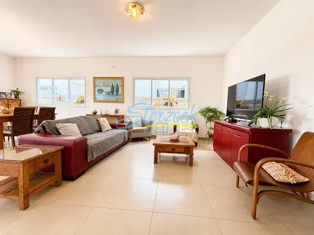 Casa 3 quartos e 4 banheiros, à venda, no bairro Via Castelli em Louveira