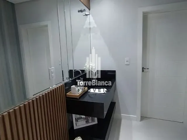 Casa com 400m² 3 quartos e 3 banheiros, à venda, no bairro Jardim Carvalho em Ponta Grossa