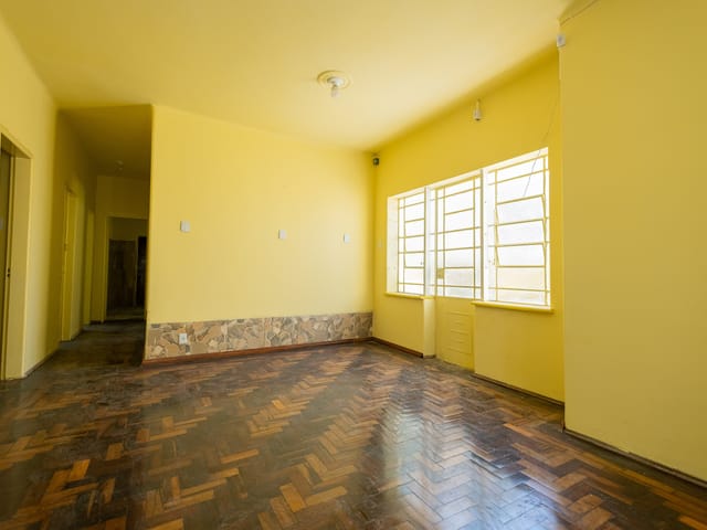 Casa 3 quartos e 1 banheiro, à venda, no bairro Centro em Pelotas