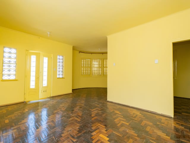 Casa 3 quartos e 1 banheiro, à venda, no bairro Centro em Pelotas