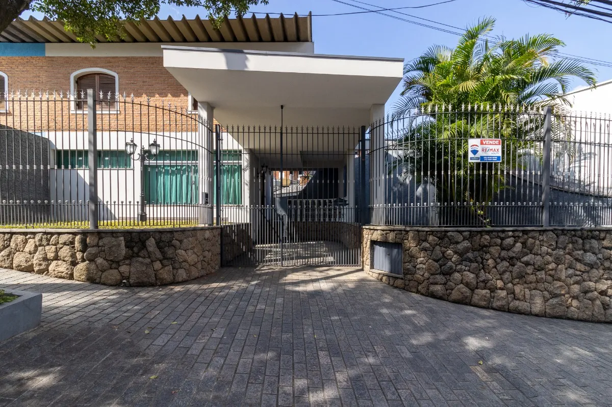 Casa para venda em Alto de Pinheiros com 3 quartos, sendo 1 suíte, 162m²