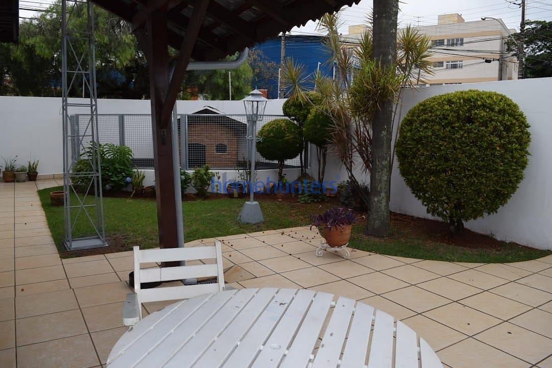 Casa, 6 quartos, 335 m² - Foto 1