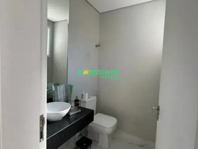 Casa com 250m² 3 quartos e 4 banheiros, à venda, no bairro Urbanova em São José dos Campos