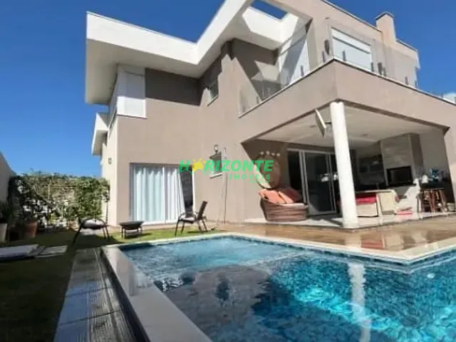 Casa com 250m² 3 quartos e 4 banheiros, à venda, no bairro Urbanova em São José dos Campos