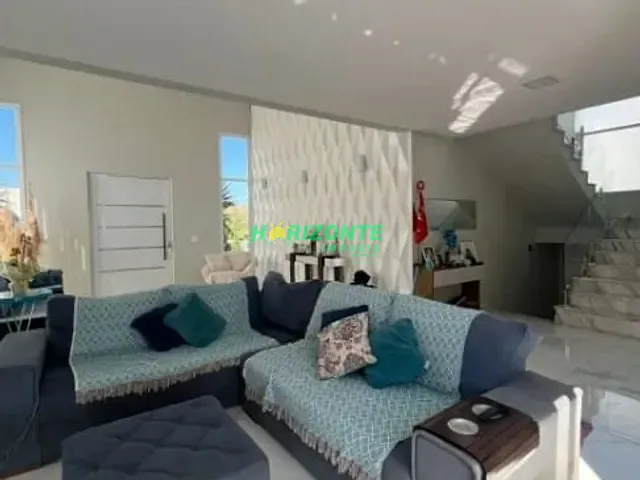 Casa com 250m² 3 quartos e 4 banheiros, à venda, no bairro Urbanova em São José dos Campos