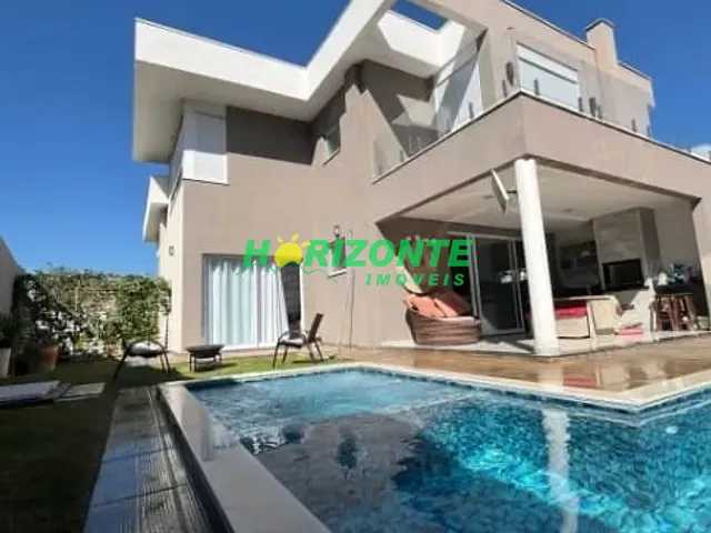 Casa com 250m² 3 quartos e 4 banheiros, à venda, no bairro Urbanova em São José dos Campos