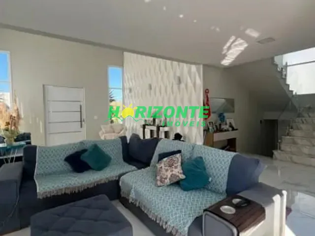 Casa com 250m² 3 quartos e 4 banheiros, à venda, no bairro Urbanova em São José dos Campos