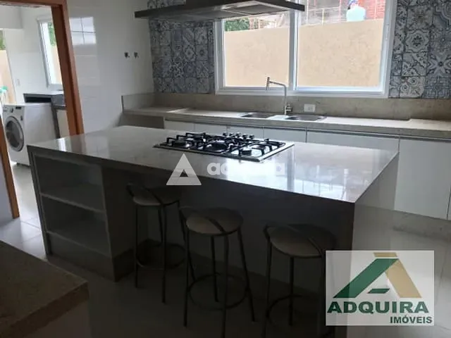 Casa com 402m² 5 quartos e 6 banheiros, à venda, no bairro Estrela em Ponta Grossa