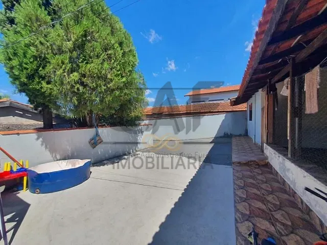 Casa com 500m² 3 quartos e 3 banheiros, à venda, no bairro Centro em Holambra