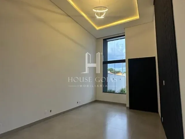 Casa com 385m² 3 quartos e 3 banheiros, à venda, no bairro Setor Maysa em Trindade