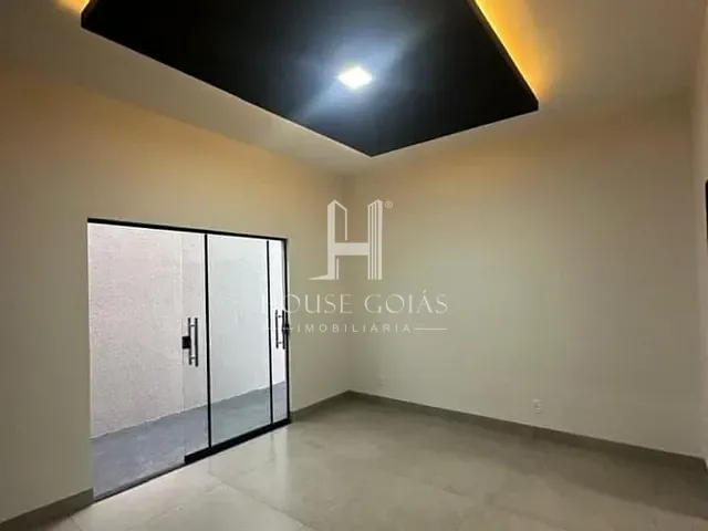 Casa com 385m² 3 quartos e 3 banheiros, à venda, no bairro Setor Maysa em Trindade