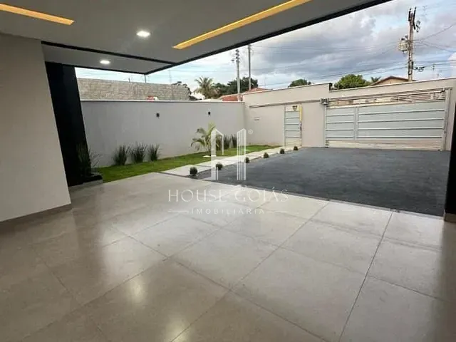 Casa com 385m² 3 quartos e 3 banheiros, à venda, no bairro Setor Maysa em Trindade