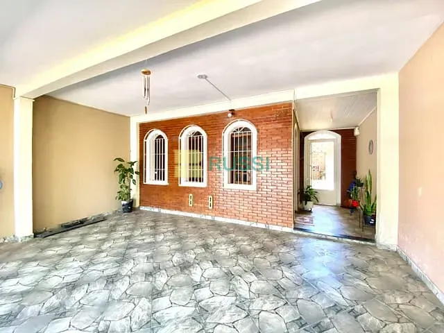 Casa 3 quartos e 2 banheiros, à venda, no bairro Bosque dos Eucaliptos em São José dos Campos