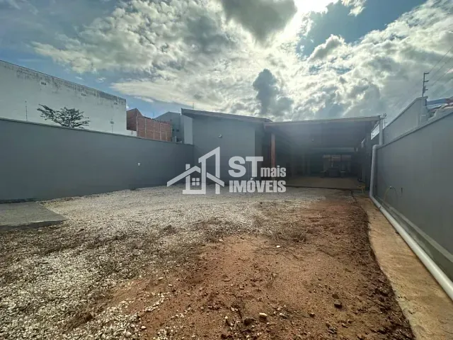 Casa com 277m² 2 quartos e 1 banheiro, à venda, no bairro Jardim Mirante em Andradas