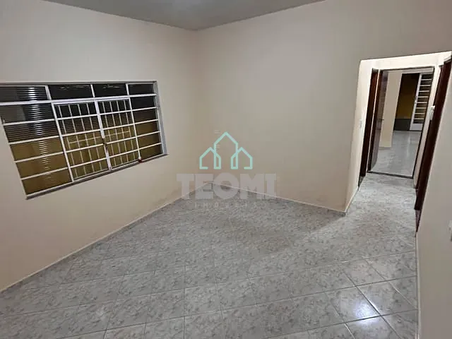 Casa com 250m² 3 quartos e 3 banheiros, à venda, no bairro Jardim Califórnia em Taubaté