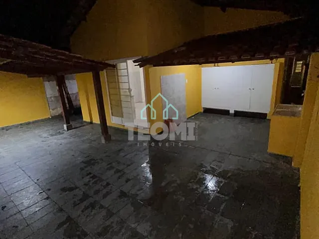 Casa com 250m² 3 quartos e 3 banheiros, à venda, no bairro Jardim Califórnia em Taubaté