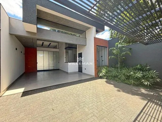 Casa com 250m² 3 quartos e 4 banheiros, à venda, no bairro Zona 05 em Maringá