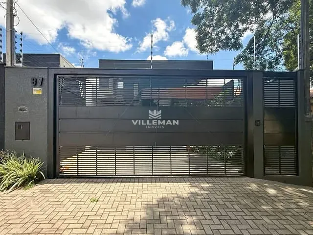 Casa com 250m² 3 quartos e 4 banheiros, à venda, no bairro Zona 05 em Maringá