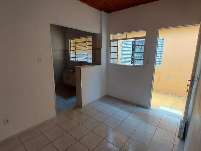 Foto do Casa - Edícula com 1 dormitório para alugar, 40 m² por R$ 980,00/mês - Bosque dos Eucaliptos - São José dos Campos/SP | INDEPENDENCE NEGOCIOS IMOBILIARIOS LTDA