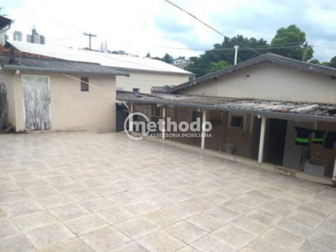 Casa, 4 quartos, 151 m² - Foto 1