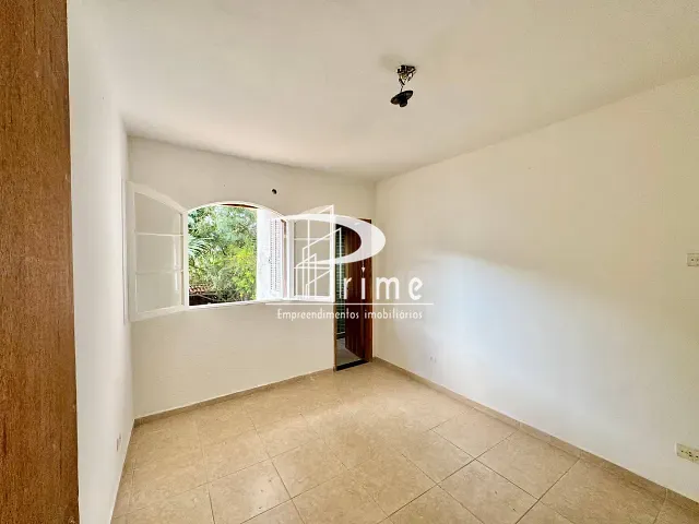 Casa 4 quartos e 4 banheiros, para alugar, no bairro Piratininga em Niterói