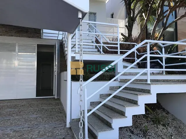 Casa 4 quartos e 6 banheiros, para alugar, no bairro Urbanova em São José dos Campos