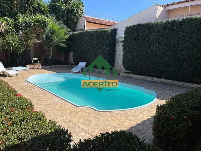 Casa com 600m² 3 quartos e 3 banheiros, à venda, no bairro Jardim Brasília em Araçatuba