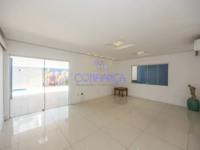 Casa 4 quartos e 5 banheiros, à venda, no bairro Campo Grande em Rio de Janeiro
