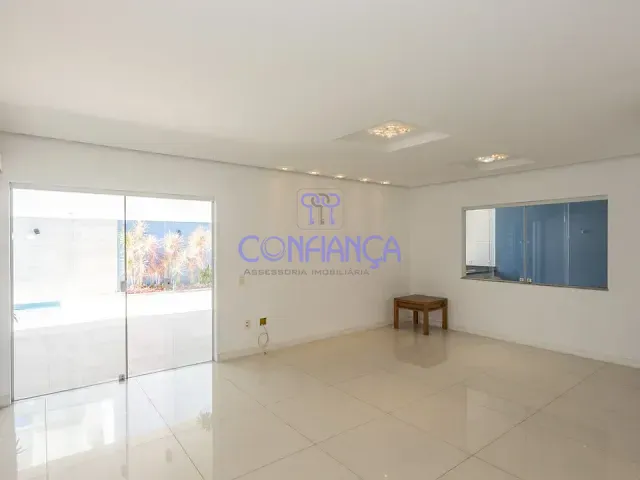 Casa 4 quartos e 5 banheiros, à venda, no bairro Campo Grande em Rio de Janeiro
