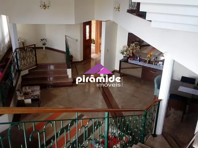 Casa com 960m² 4 quartos e 6 banheiros, à venda, no bairro Jardim das Colinas em São José dos Campos