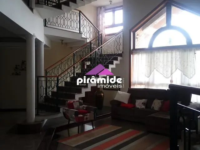 Casa com 960m² 4 quartos e 6 banheiros, à venda, no bairro Jardim das Colinas em São José dos Campos