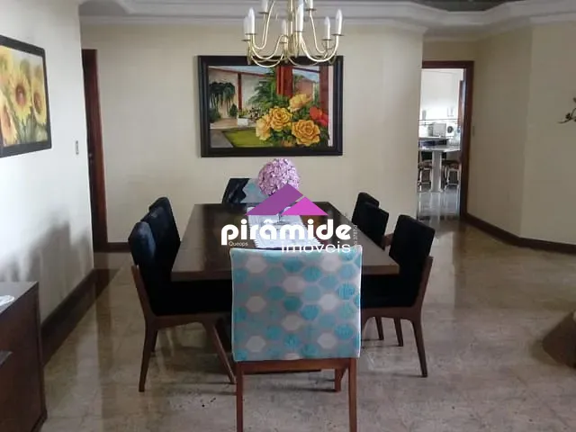 Casa com 960m² 4 quartos e 6 banheiros, à venda, no bairro Jardim das Colinas em São José dos Campos