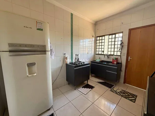 Casa com 150m² 3 quartos e 2 banheiros, à venda, no bairro Jd. Toquio em Maringá
