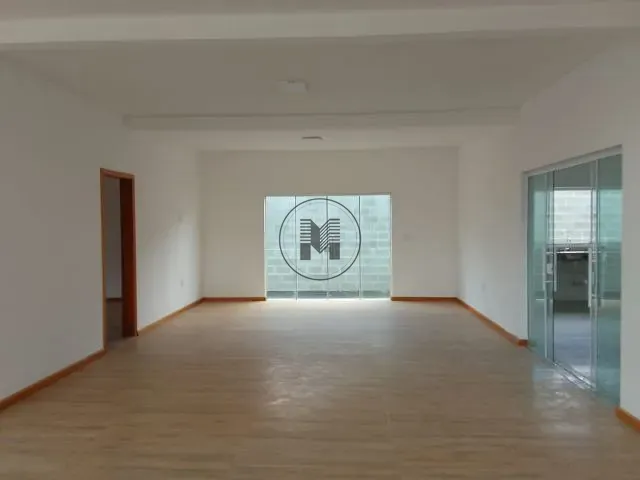 Casa com 2000m² 4 quartos e 1 banheiro, à venda, no bairro Centro em Aparecida
