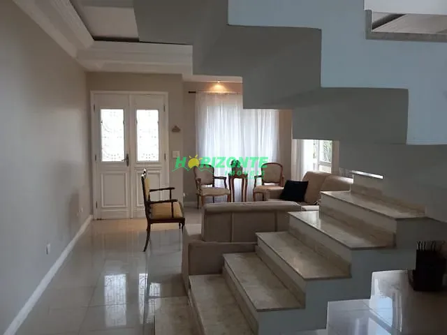 Casa com 250m² 3 quartos e 4 banheiros, à venda, no bairro Jardim Esplanada em São José dos Campos