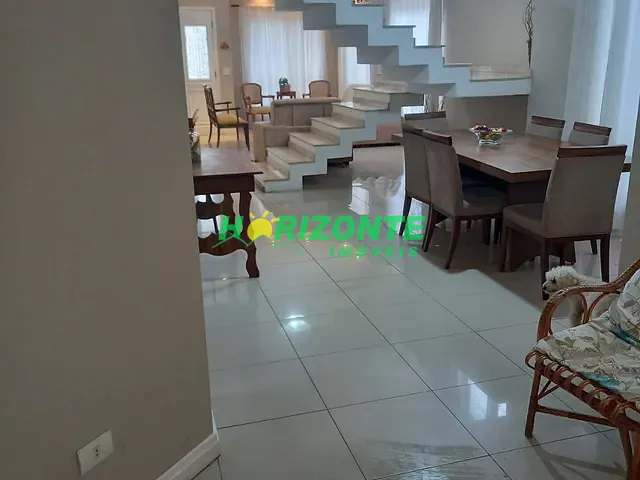 Casa com 250m² 3 quartos e 4 banheiros, à venda, no bairro Jardim Esplanada em São José dos Campos