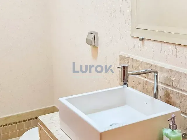 Casa com 300m² 3 quartos e 4 banheiros, à venda ou para alugar, no bairro Parque Nova Suíça em Valinhos