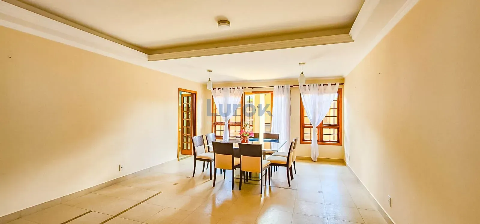 Casa, 3 quartos, 290 m² - Foto 2