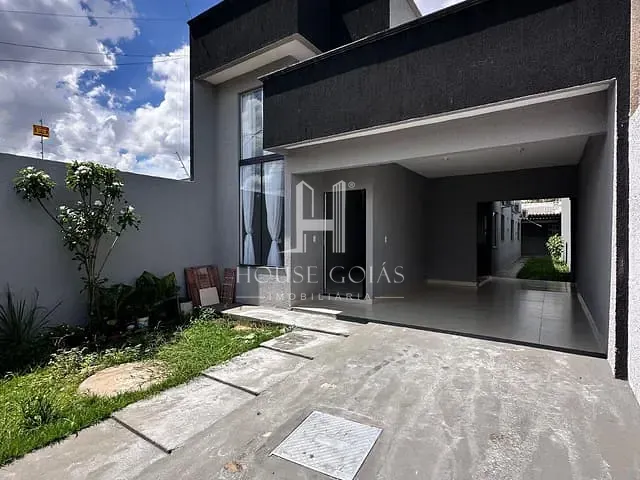 Casa com 225m² 3 quartos e 2 banheiros, à venda, no bairro Condomínio das Esmeraldas em Goiânia