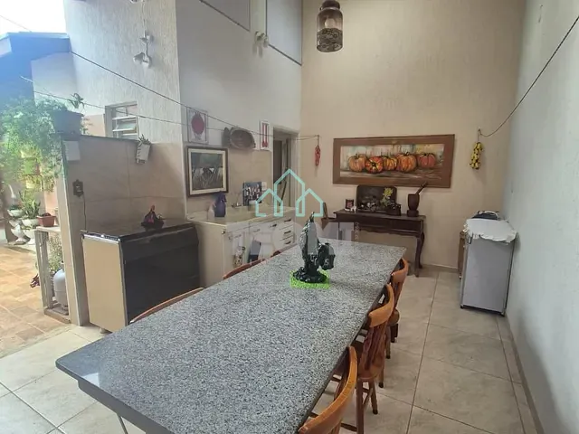 Casa com 152m² 3 quartos e 3 banheiros, à venda, no bairro Vila das Jabuticabeiras em Taubaté