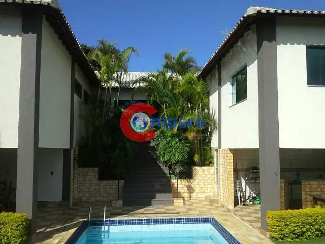 Casa com 600m² 4 quartos e 4 banheiros, à venda, no bairro Vila Santista em Atibaia