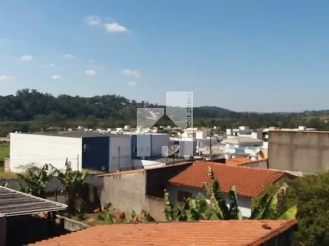 Casa com 300m² 5 quartos e 2 banheiros, à venda, no bairro Parque São Luiz em Jundiaí