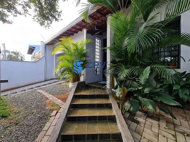 Casa com 240m² 3 quartos e 3 banheiros, à venda, no bairro Jardim Londrilar em Londrina