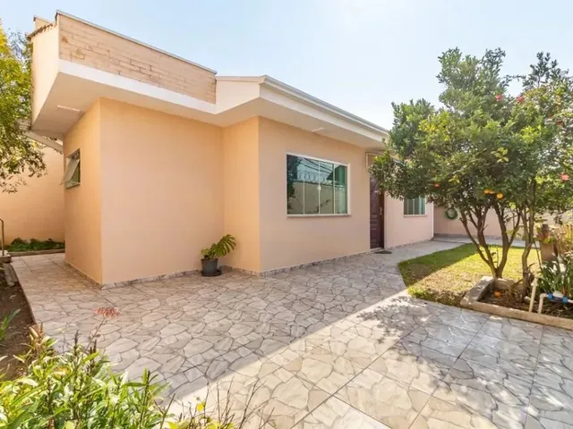 Casa com 88m² 2 quartos e 2 banheiros, para alugar, no bairro Capão Raso em Curitiba
