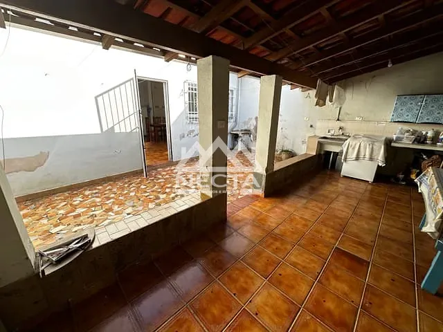 Casa com 255m² 4 quartos e 3 banheiros, à venda, no bairro Centro em Caraguatatuba